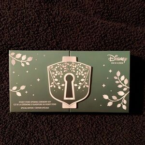 Disney Rewards Green and White Key Pass-holders Collection